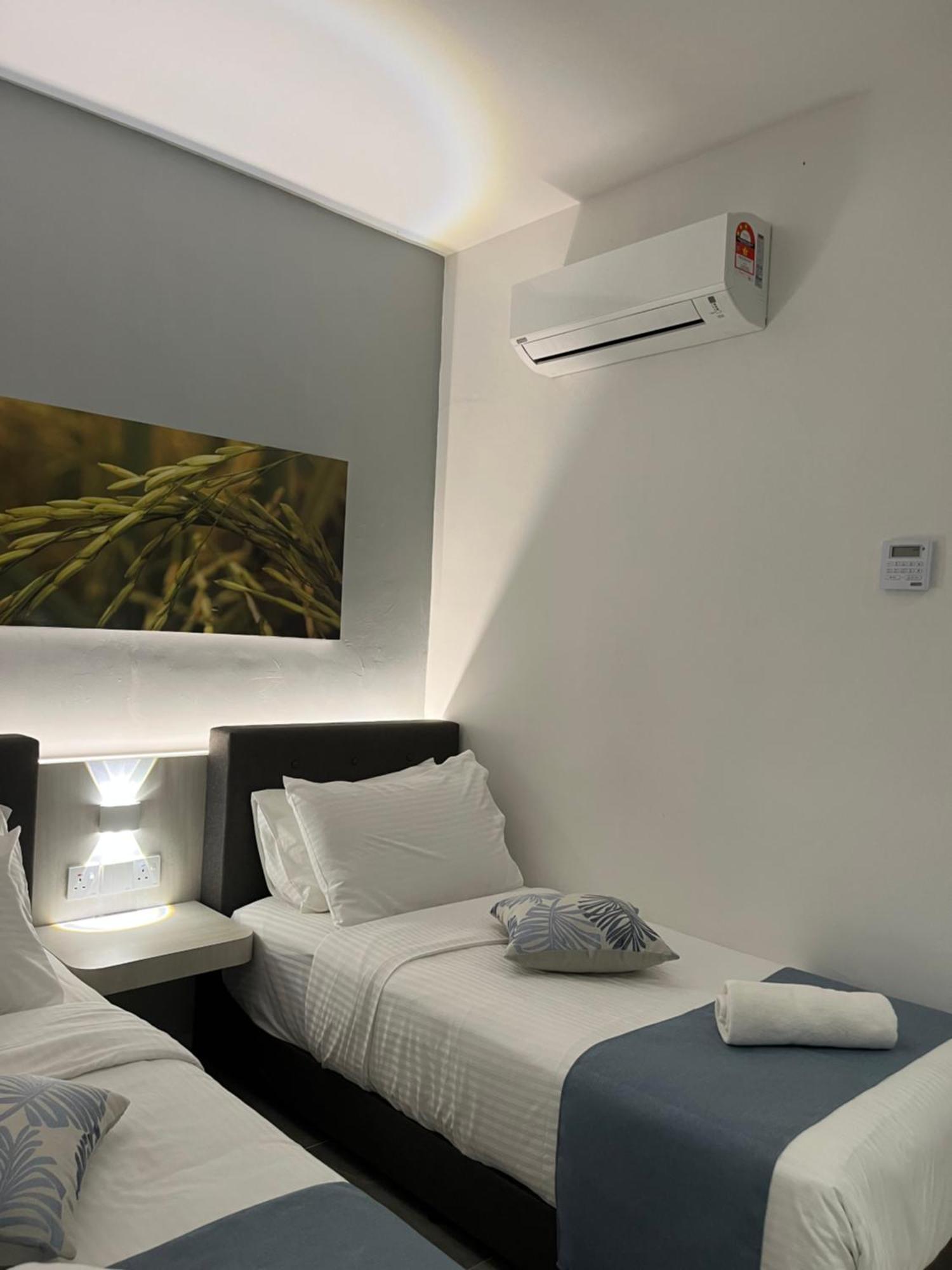 White Lodge Pantai Cenang  Ngoại thất bức ảnh