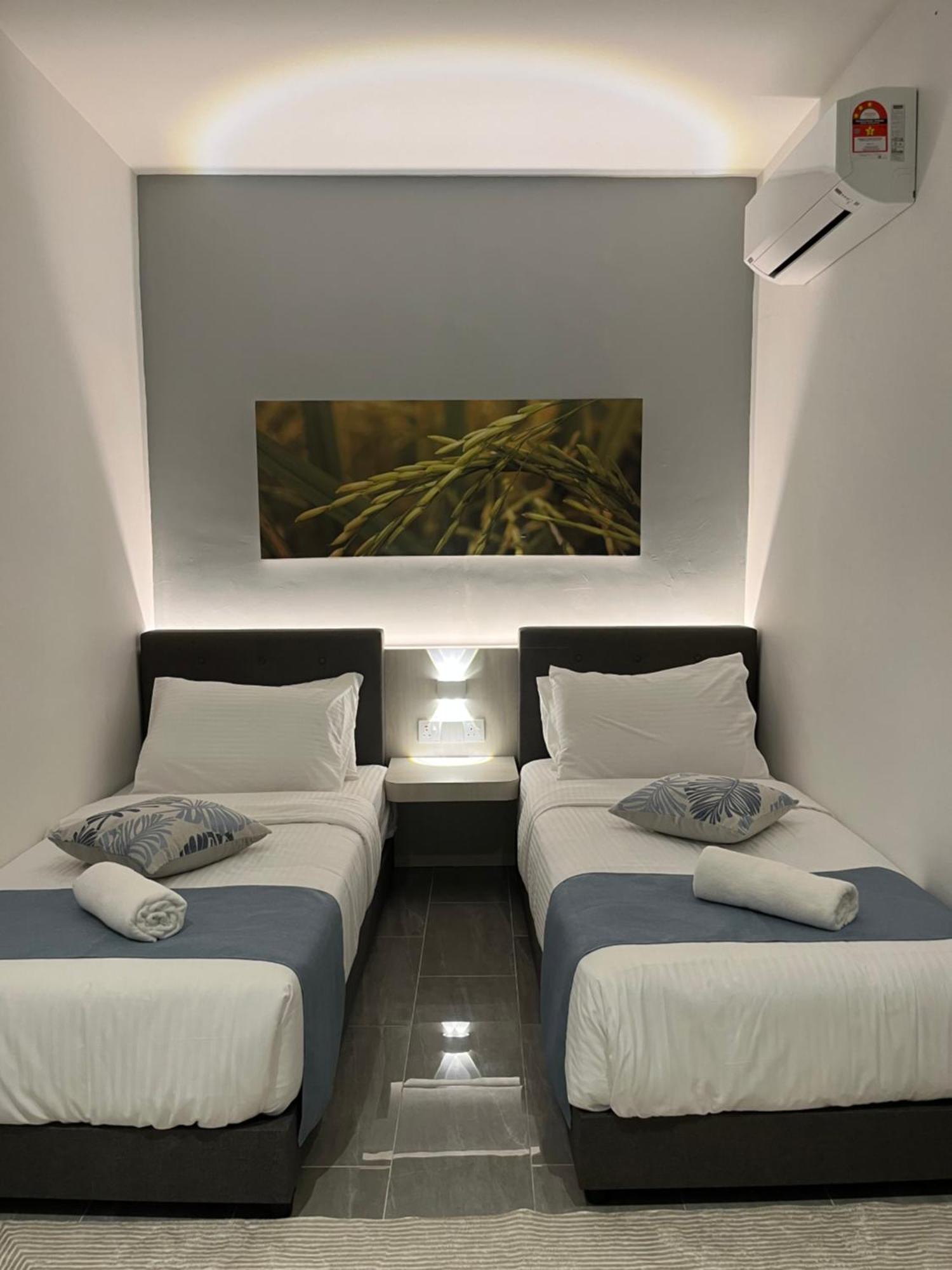 White Lodge Pantai Cenang  Ngoại thất bức ảnh