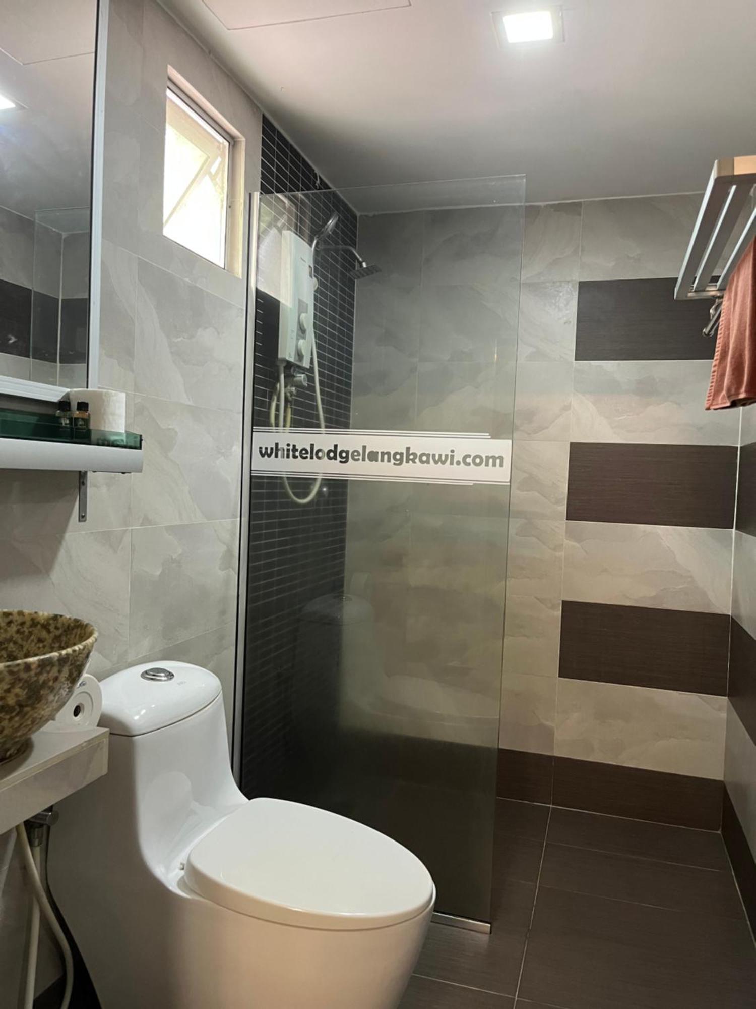 White Lodge Pantai Cenang  Ngoại thất bức ảnh