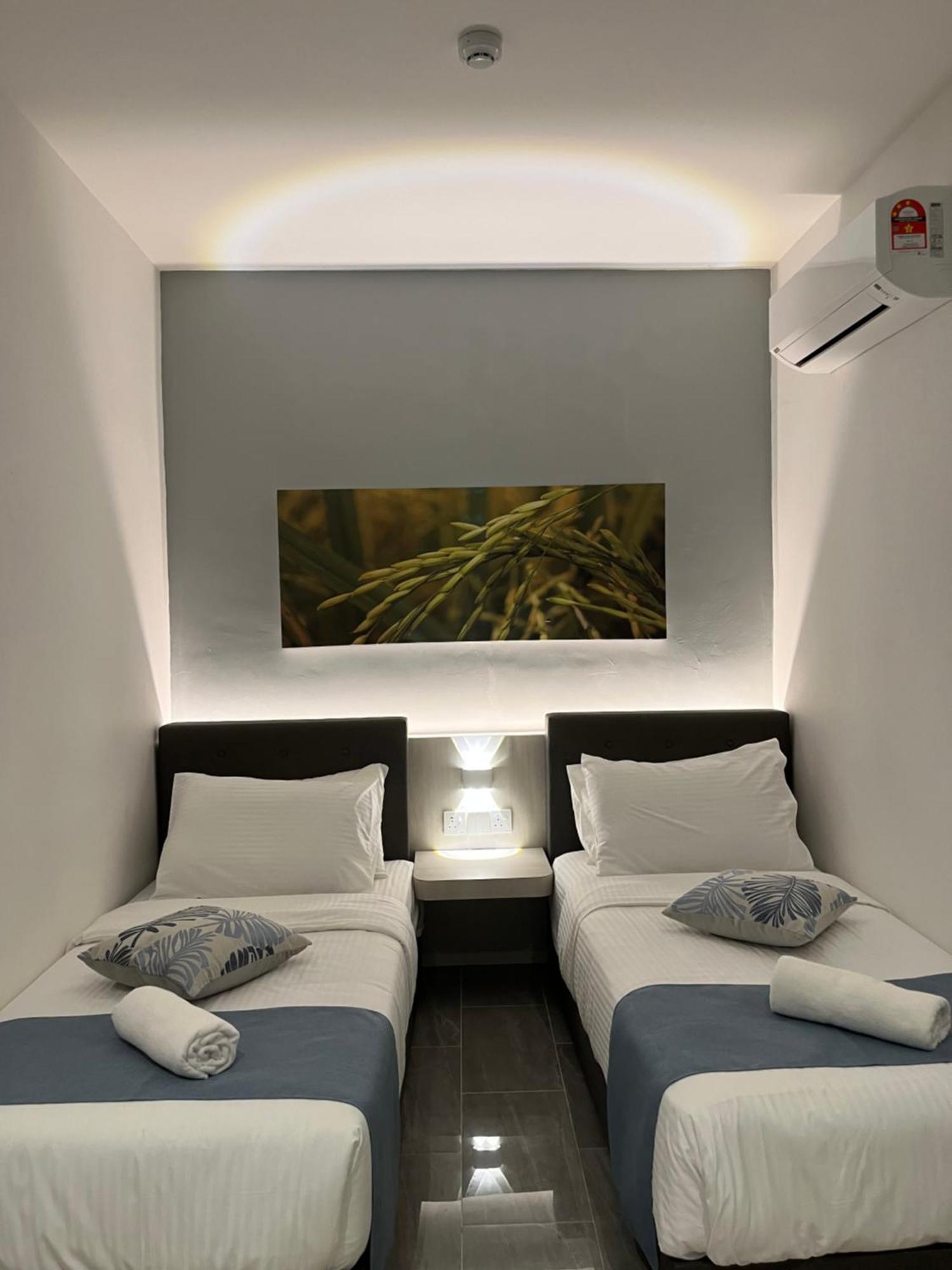 White Lodge Pantai Cenang  Ngoại thất bức ảnh