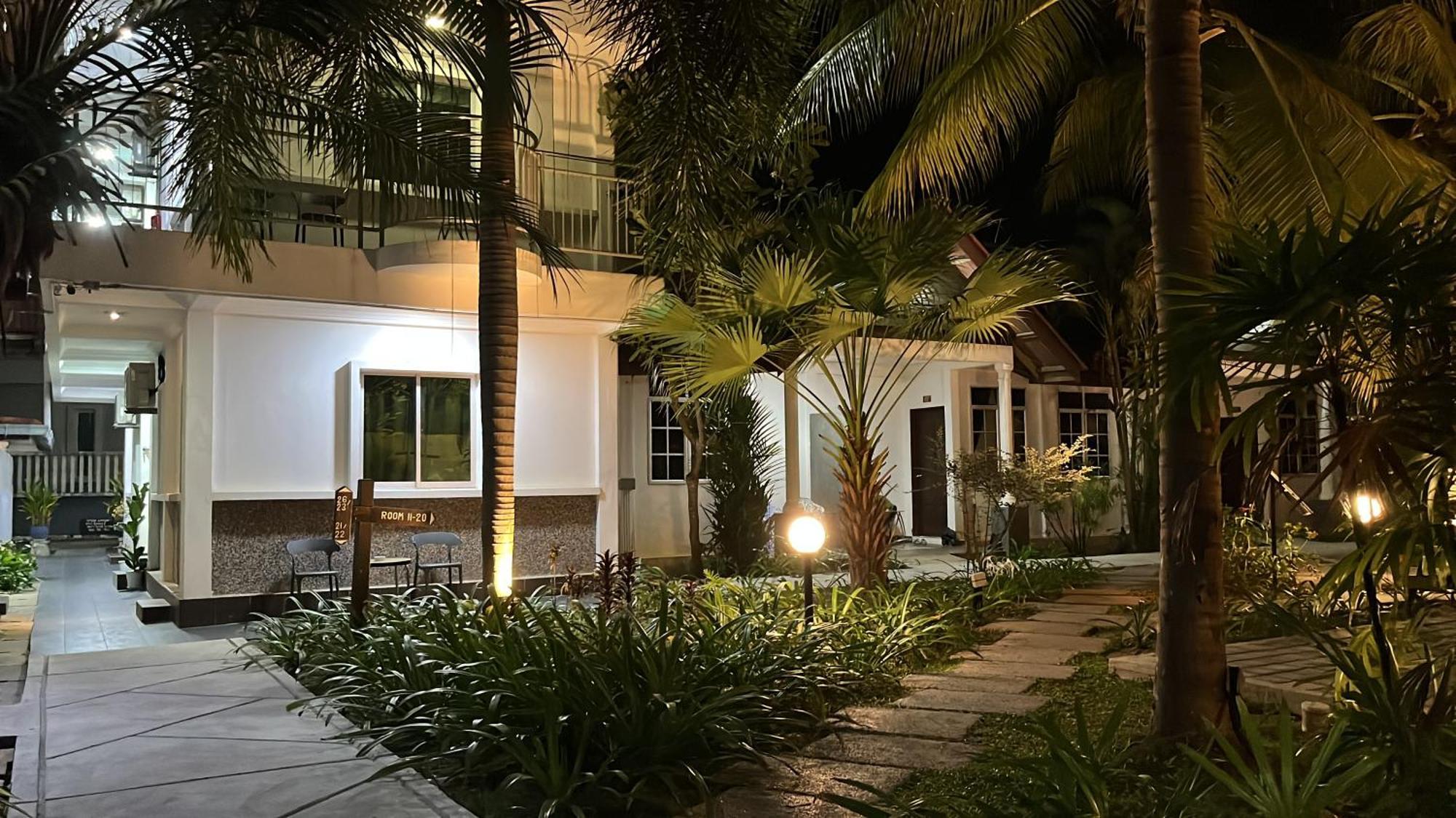 White Lodge Pantai Cenang  Ngoại thất bức ảnh